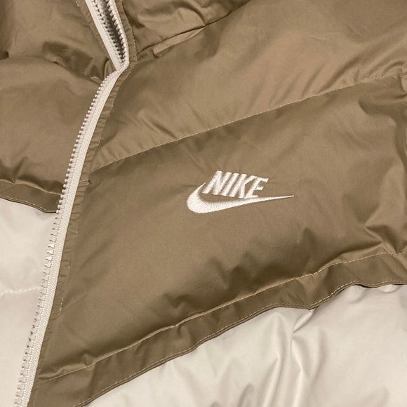 Nike Windrunner PrimaLoft Men’s Storm-fit Hooded Puffer Jacket - Khaki/Light Bon - Picture 12 of 13
